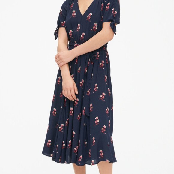 GAP Dresses & Skirts - GAP Floral Maxi Dress - Boho Long Flowy Dress, Size Large, Casual & Chic